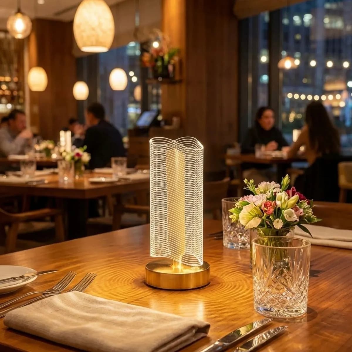 Dalgalı Silindirik Kristal Çizgili Model LED Masa Lambası – Gold Tabanlı, Dokunmatik, 3 Renk Işık Modlu, Şarjlı Modern Dekoratif Gece Lambası — fotoğraf 1